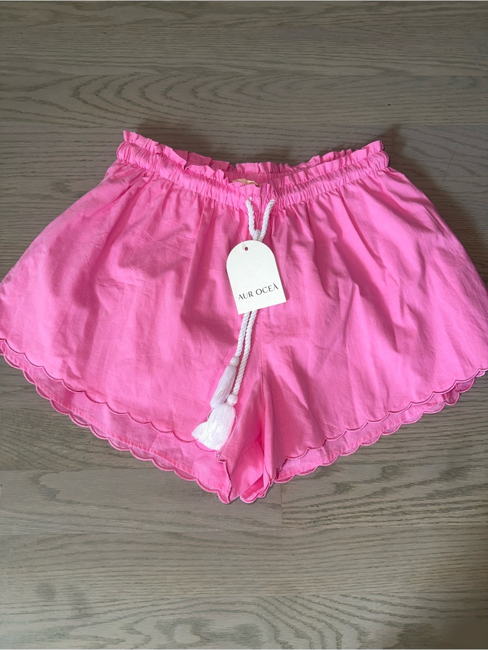 Aur Ocea Pink Scallop-Hem Women's Bermuda Shorts
